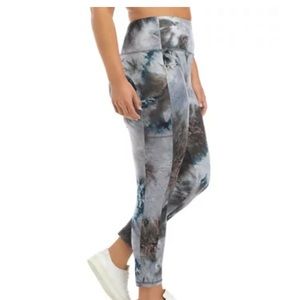 NWT true craft Yummy leggings size medium